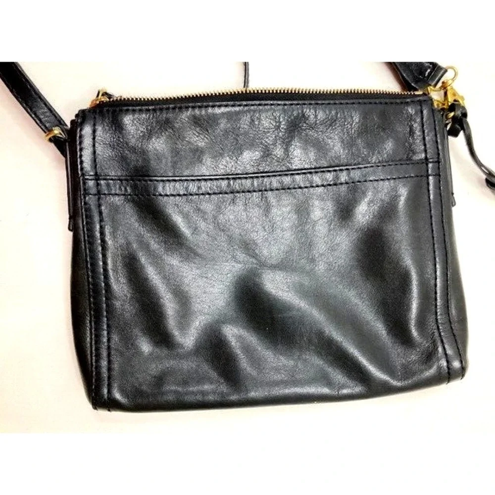 Fossil Emma EW Crossbody Bag Genuine Leather Black w/Gold Keychain pre-owned‎